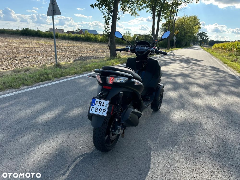 Piaggio MP-3 - 8