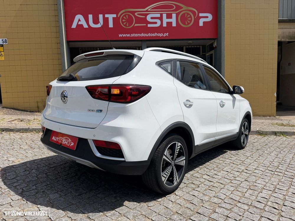 MG ZS - 8