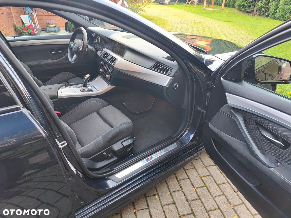 BMW Seria 5 525d - 17