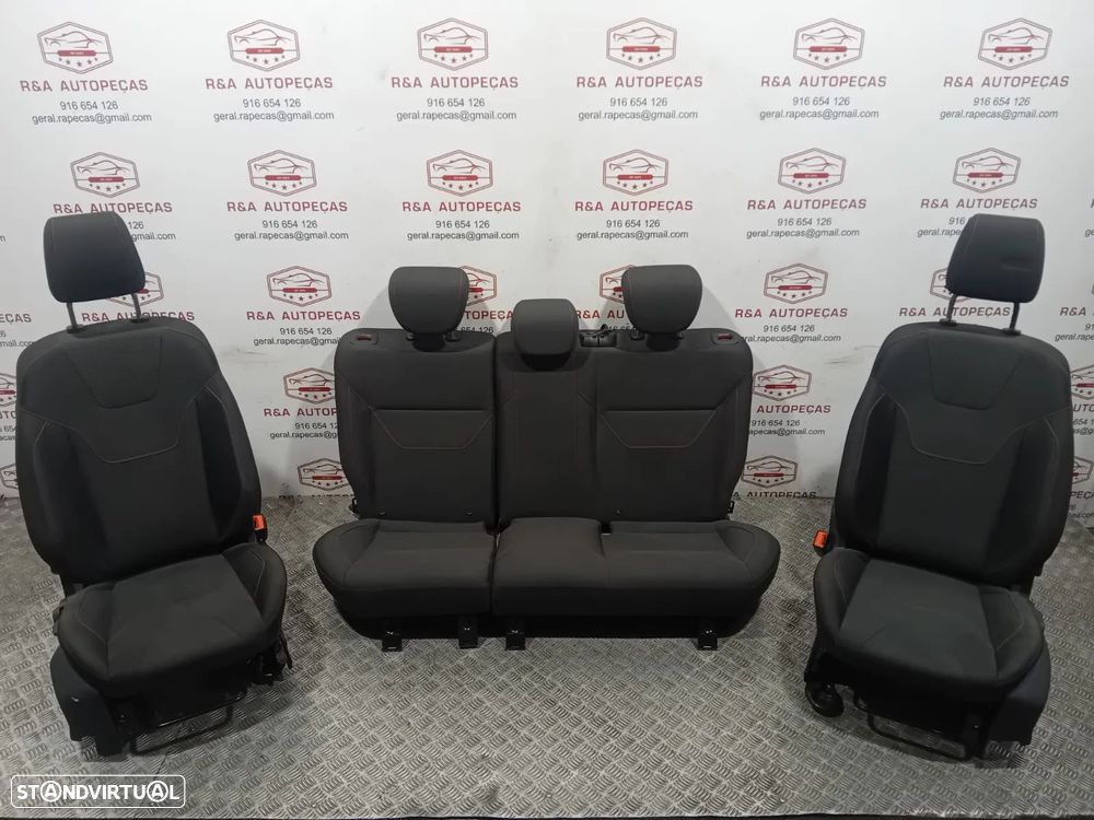 Conjunto Bancos Nissan Juke em Tecido Costuras Vermelhas Originais - 1