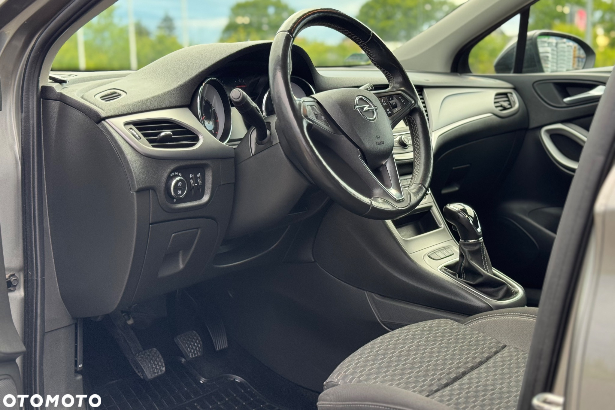 Opel Astra V 1.2 T Edition S&S - 16