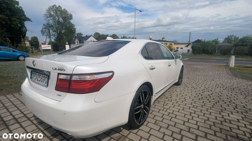 Lexus LS 460 AWD - 6