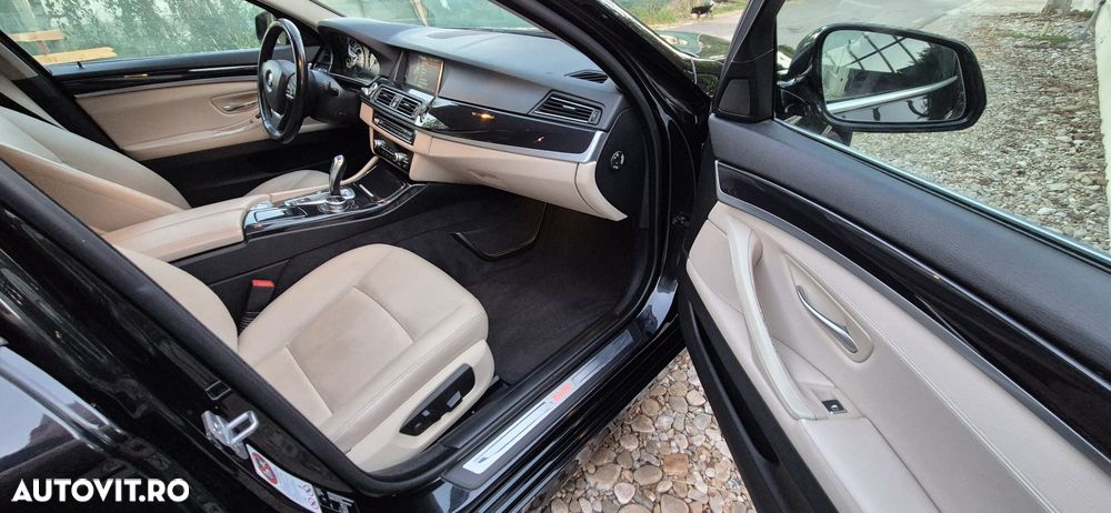 BMW Seria 5 525d Aut. Luxury Line - 28