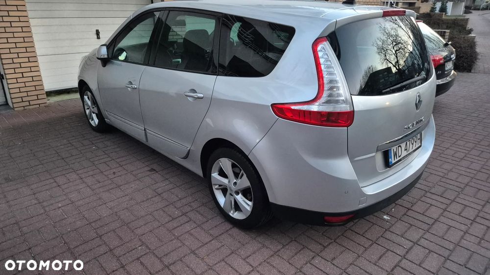 Renault Grand Scenic 2.0 16V 140 CVT Dynamique - 11