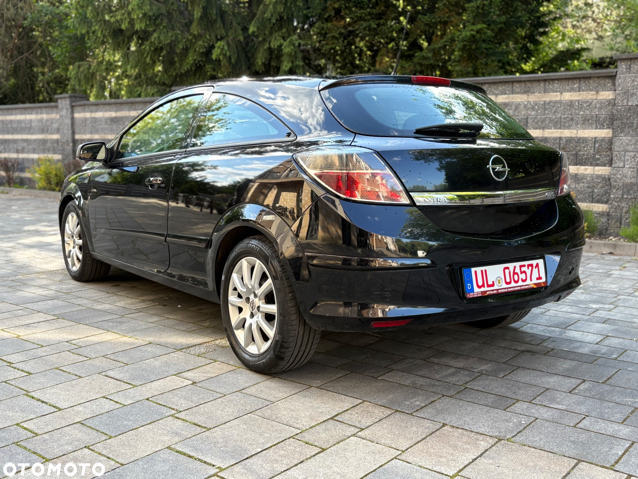 Opel Astra GTC 1.6 - 4