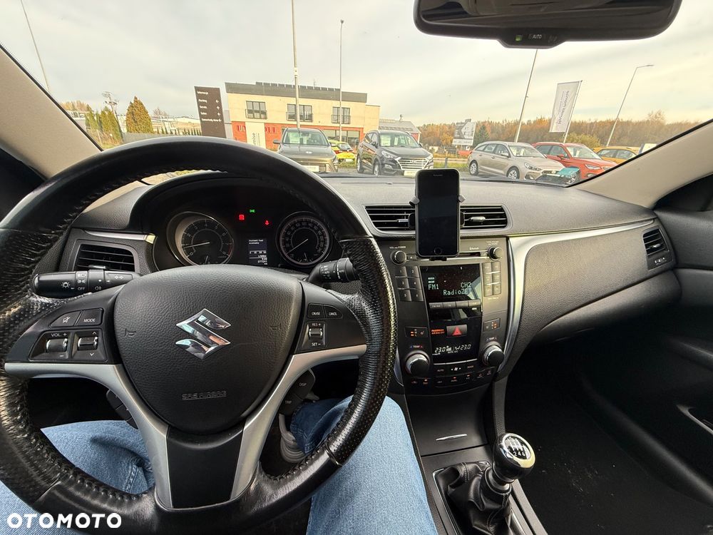 Suzuki Kizashi - 14