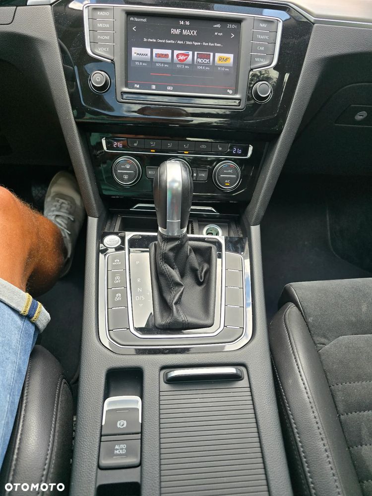 Volkswagen Passat - 15