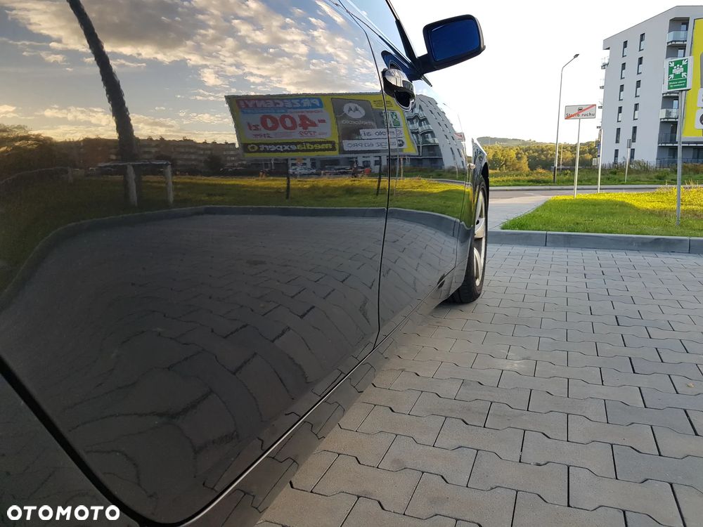 BMW Seria 5 520d - 28