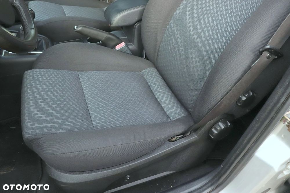 Ford Mondeo 2.0 TDCI DPF Ghia - 13