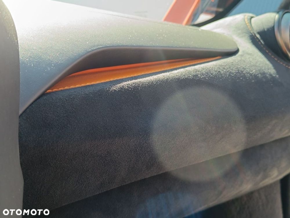 McLaren 720S Coupe - 33