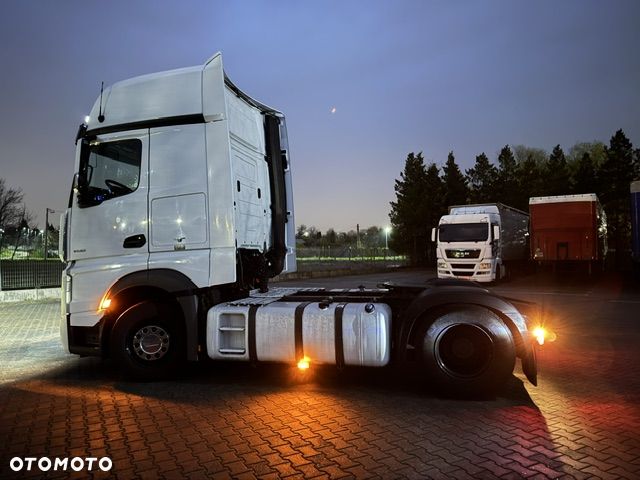 Mercedes-Benz Actros - 2