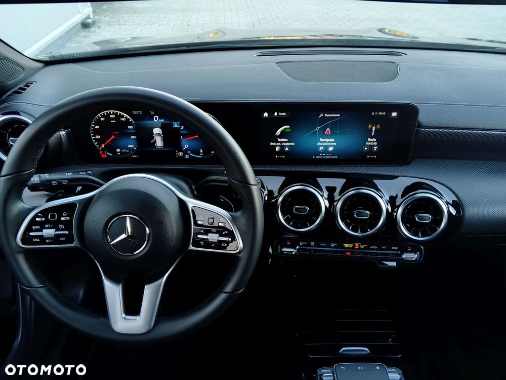 Mercedes-Benz CLA 200 7G-DCT Edition 2022 - 23