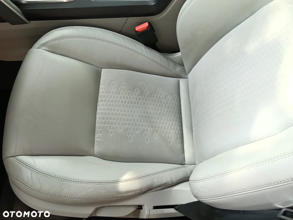 Land Rover Discovery Sport Si4 HSE - 38