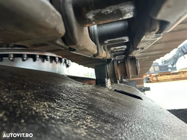 Hitachi ZX250LC-5B Long Reach 17 M - 12
