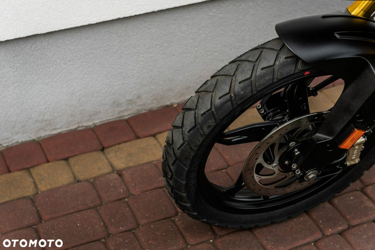 BMW G - 7