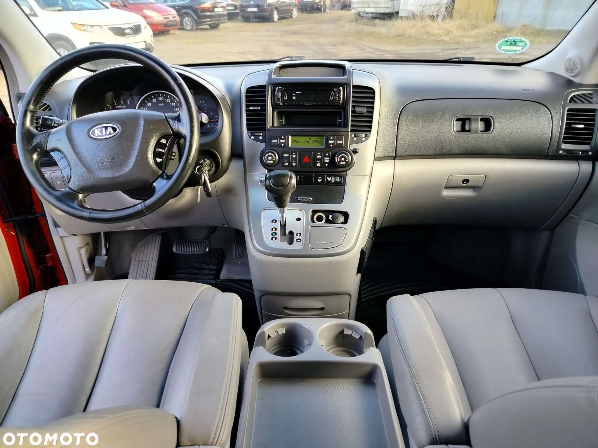 Kia Carnival - 39
