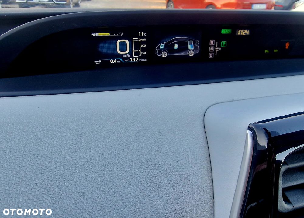 Toyota Prius Hybrid Executive - 30