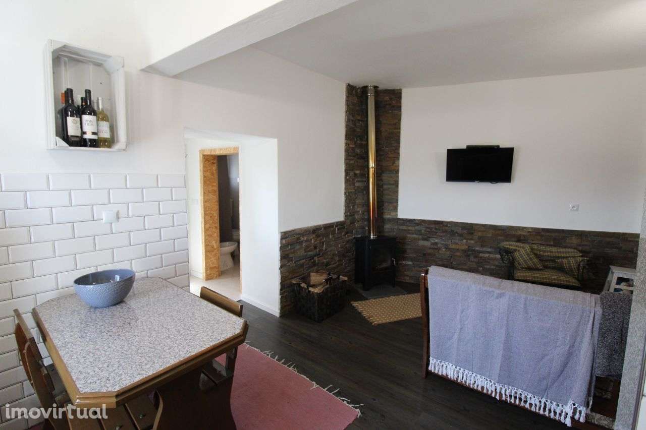 Moradia em Pedra Totalmente Recuperada - Grande imagem: 3/16