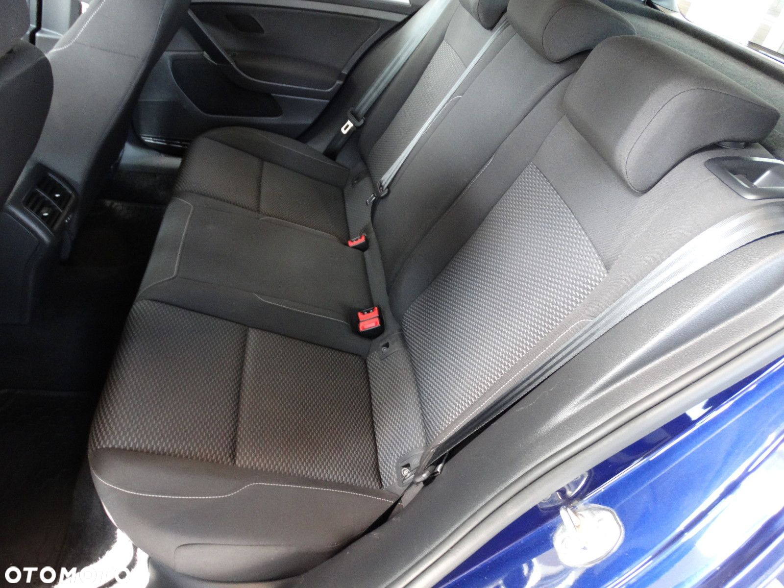 Volkswagen Golf - 11