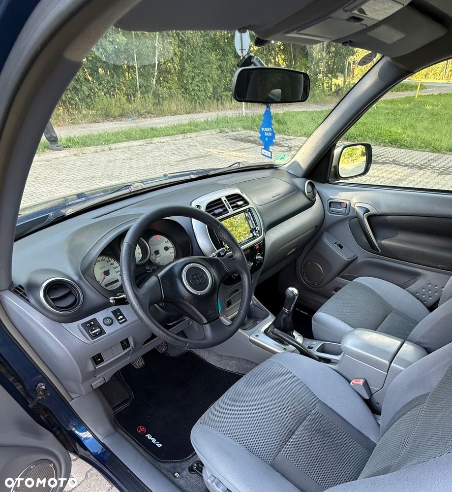Toyota RAV4 4x4 Edition - 18