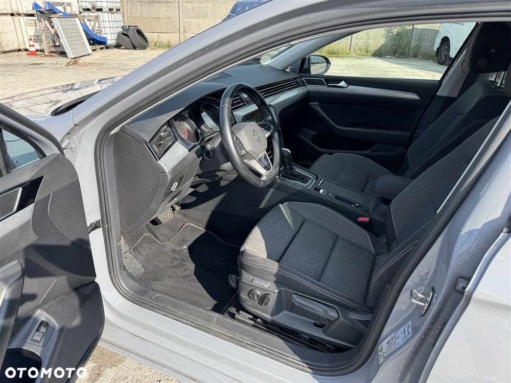 Volkswagen Passat - 21