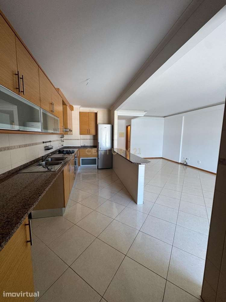 Apartamento Novo com Vista Panorâmica na Nazaré, lugar de garagem, ele - Grande imagem: 2/18