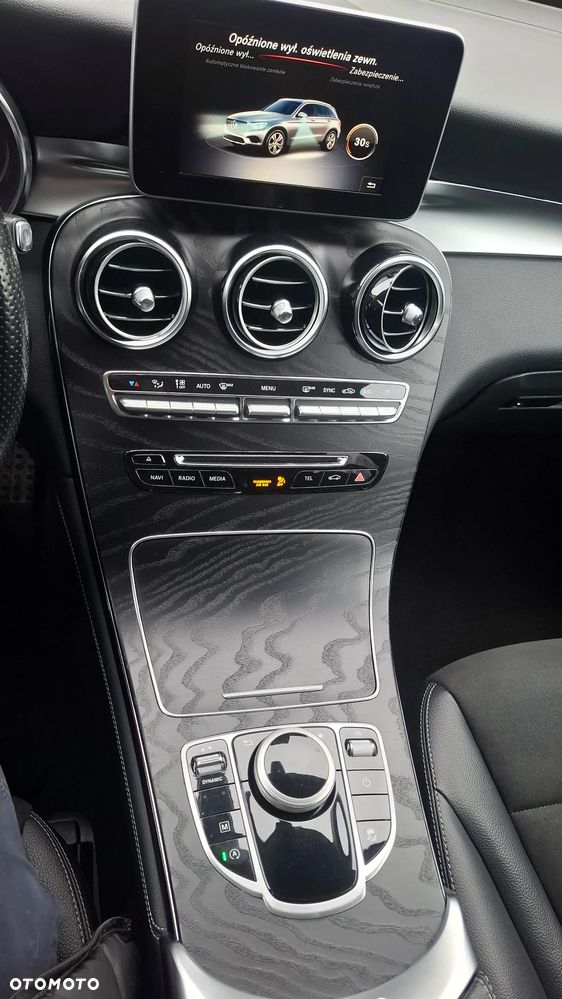 Mercedes-Benz GLC - 21