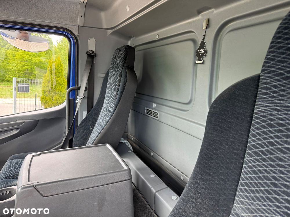 Mercedes-Benz ATEGO 816 KONTENER IZOTERMA  5.30m+ WINDA - 8