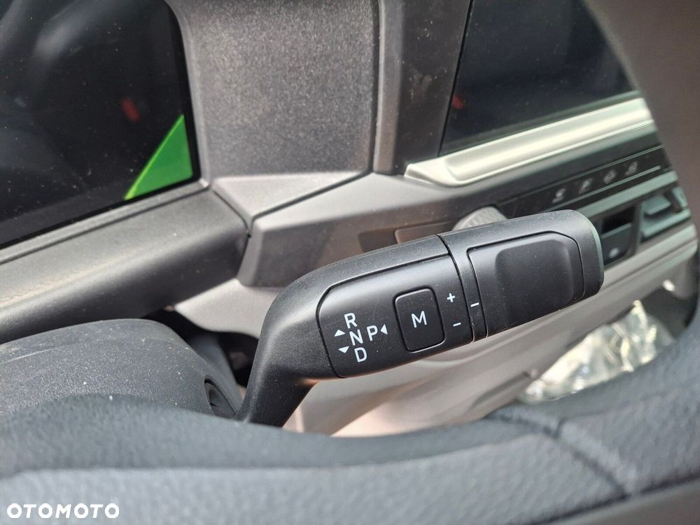 Volkswagen Transporter Furgon 2.0 TDI 150 KM automat - 36
