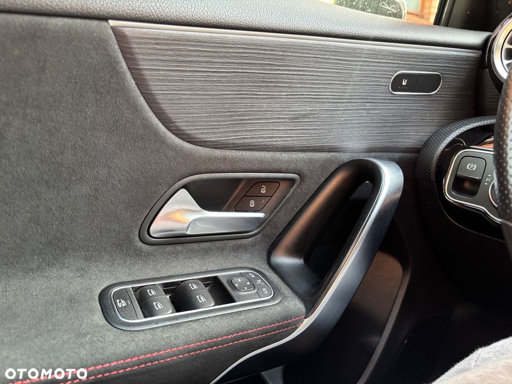 Mercedes-Benz Klasa A 200 AMG Line 7G-DCT - 18