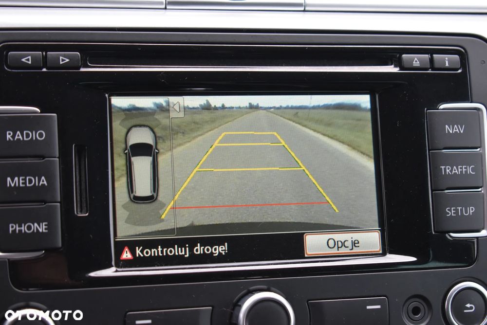 Volkswagen Passat 2.0 TDI BlueMotion Technology R-Line - 35