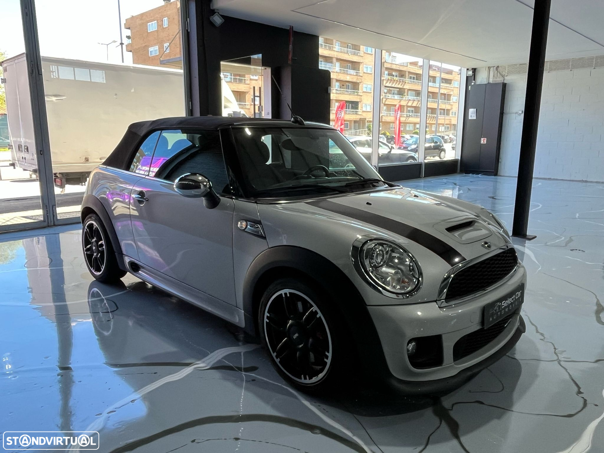 MINI Cabrio John Cooper Works - 7