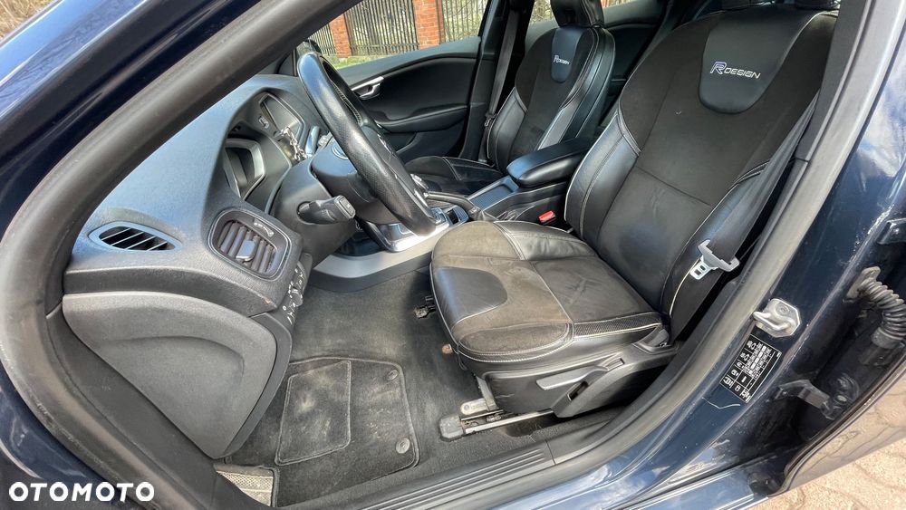Volvo V40 D2 R Design - 10
