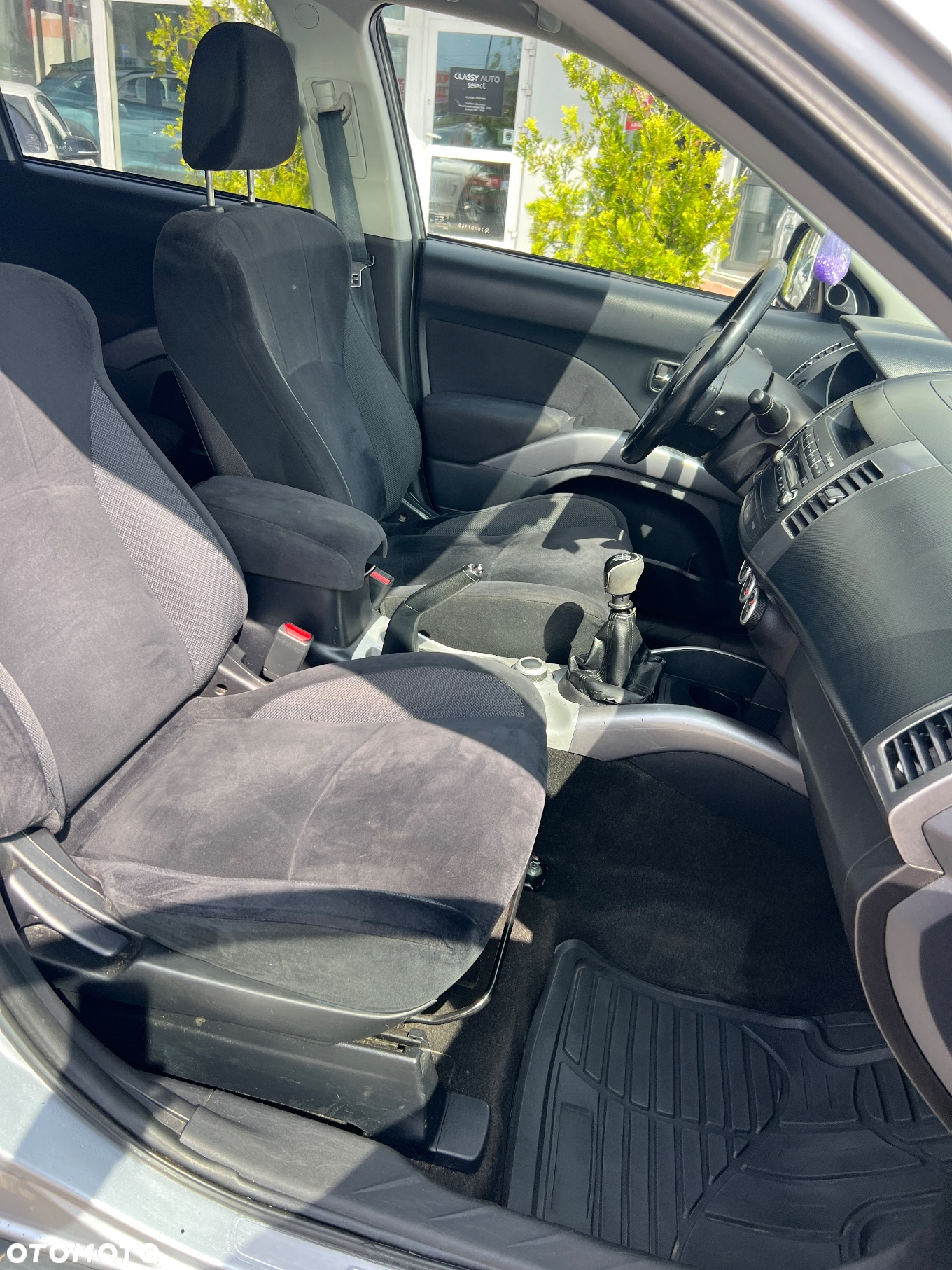 Mitsubishi Outlander 2.0 DI-D 4WD Instyle - 14