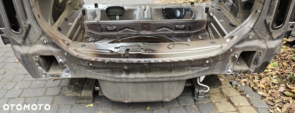 Mini Cooper R55 R56 Clubman pas tył tylny ściana bagażnika - 1