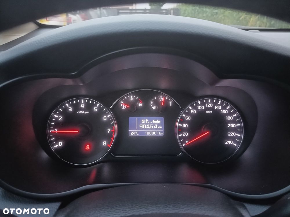 Kia Carens - 13