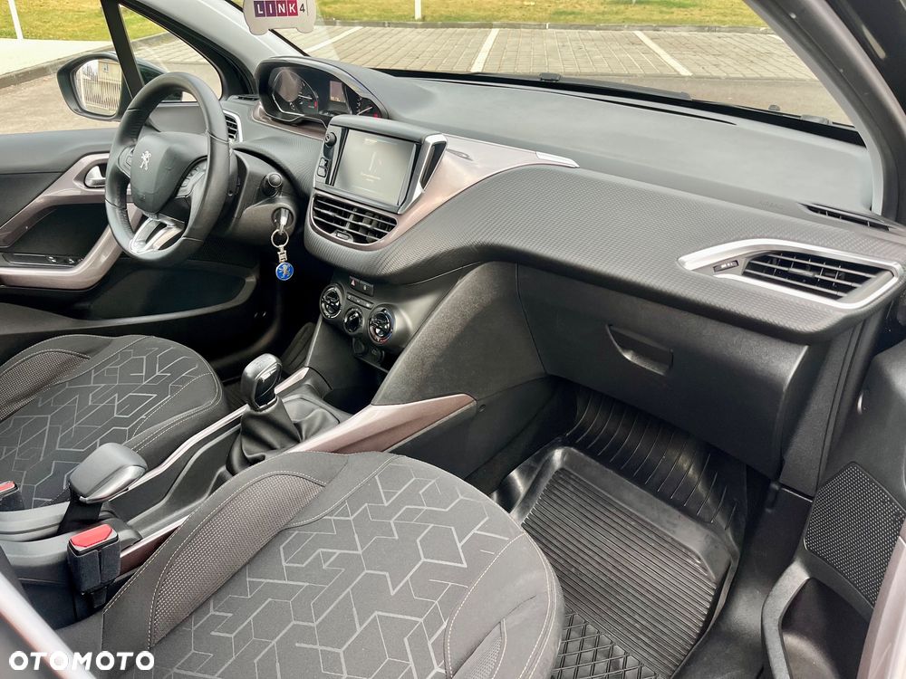 Peugeot 2008 1.2 Pure Tech Active S&S - 10