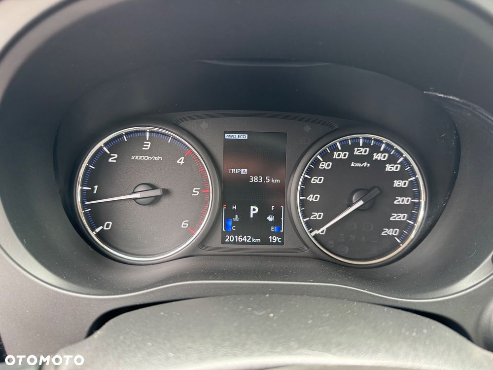 Mitsubishi Outlander - 11