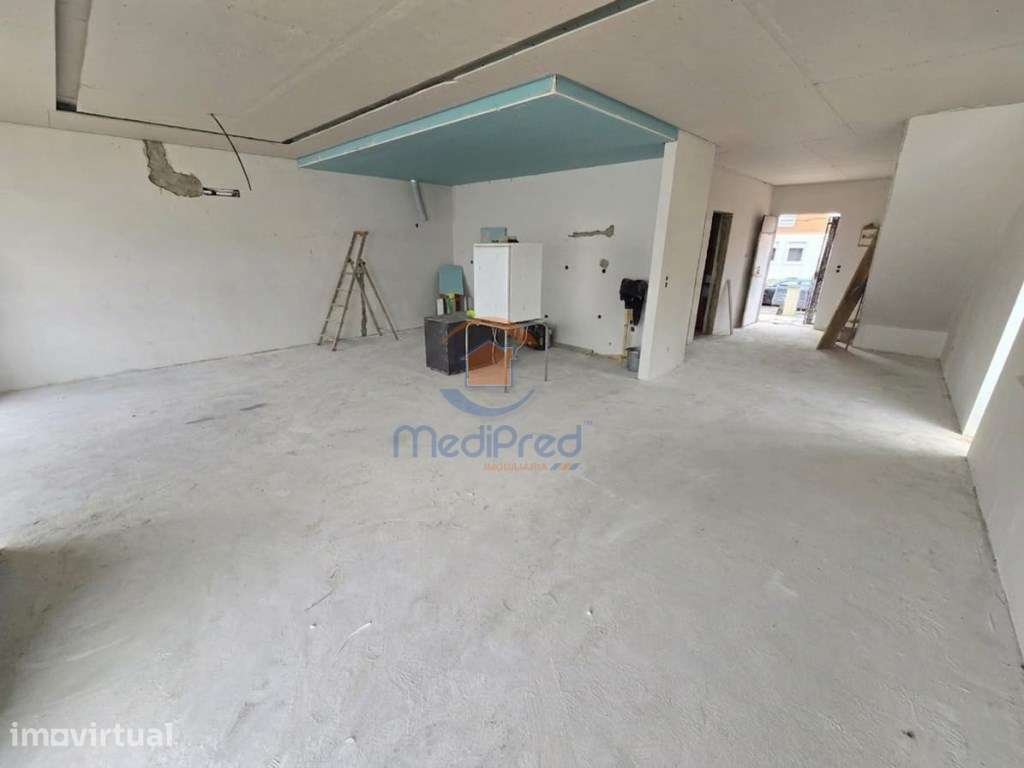 Moradia T4 NOVA com Piscina | Casal de Cambra - Grande imagem: 2/58