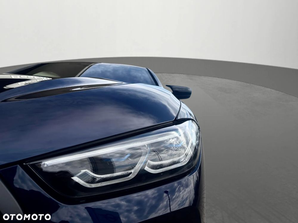 BMW Seria 8 - 12