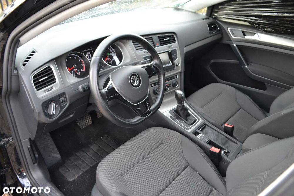 Volkswagen Golf - 5
