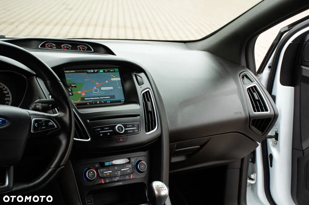 Ford Focus 2.0 TDCi ST mit Leder-Exclusiv-Paket - 31