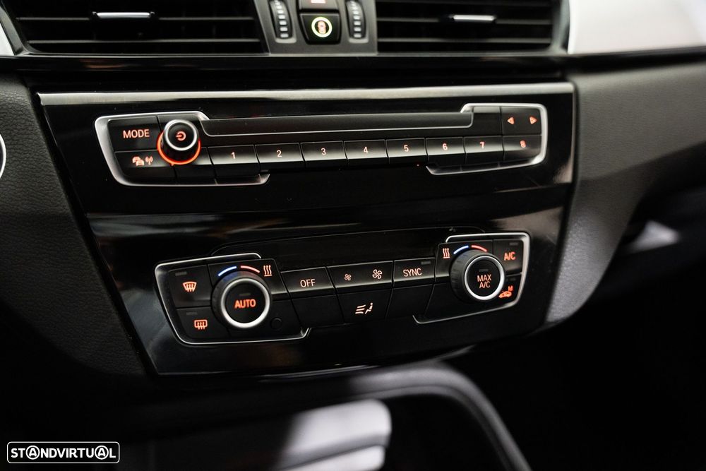BMW X1 25 e xDrive Corporate Edition - 21