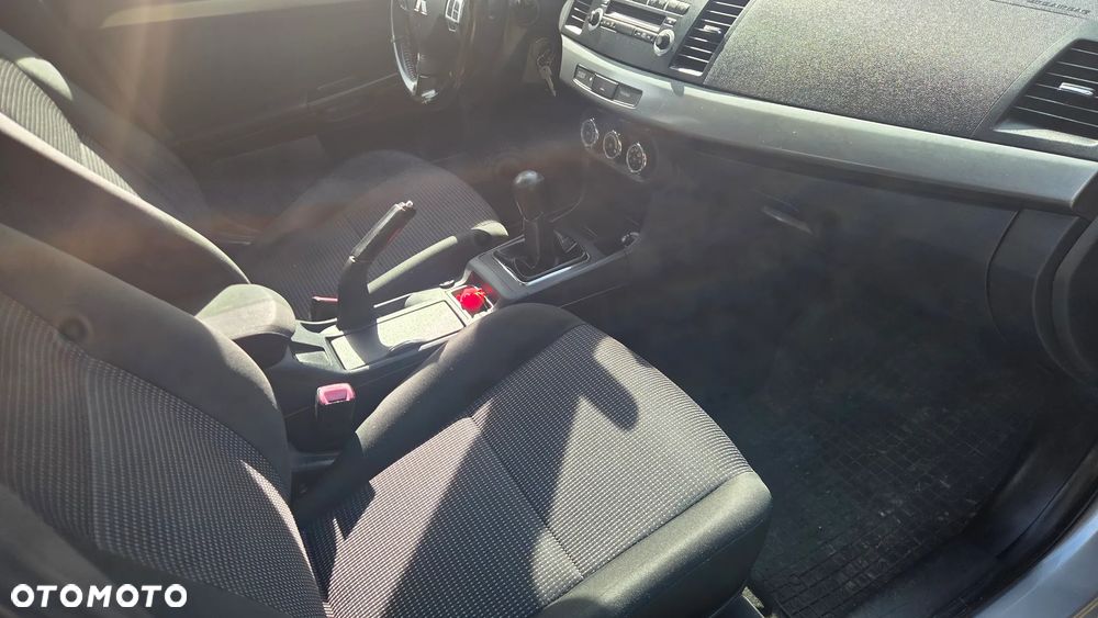 Mitsubishi Lancer 1.8 Inform LPG - 6