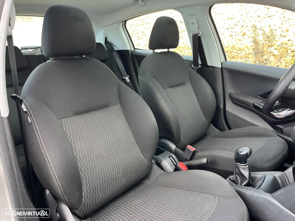 Peugeot 208 1.2 PureTech Allure - 27