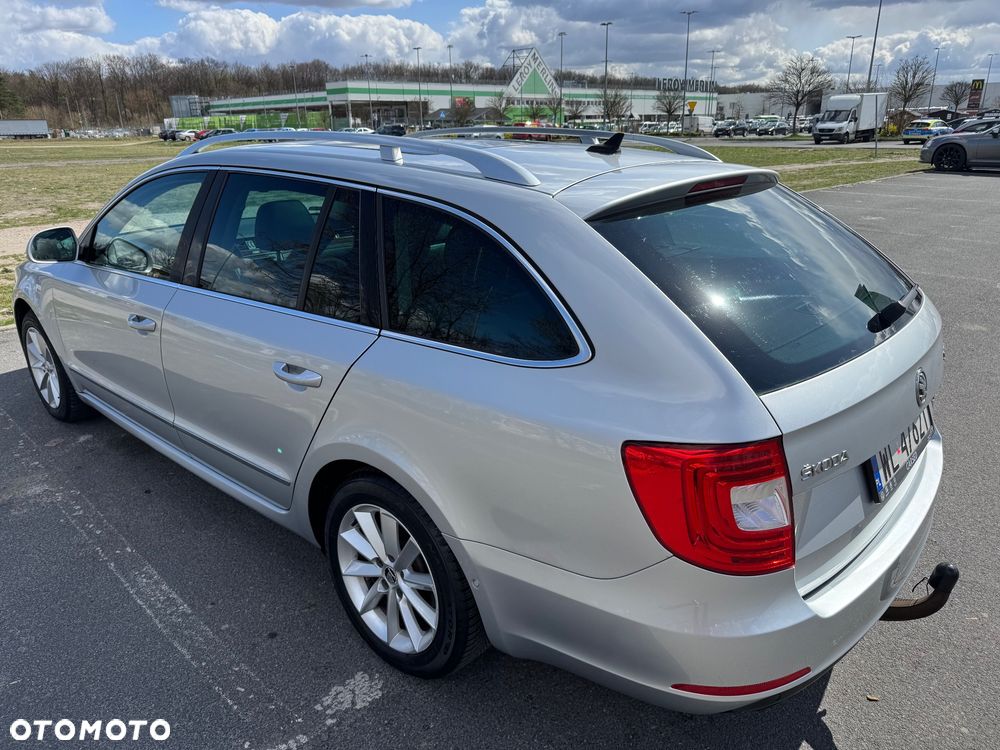 Skoda Superb Combi 1.6 TDI GreenLine - 4