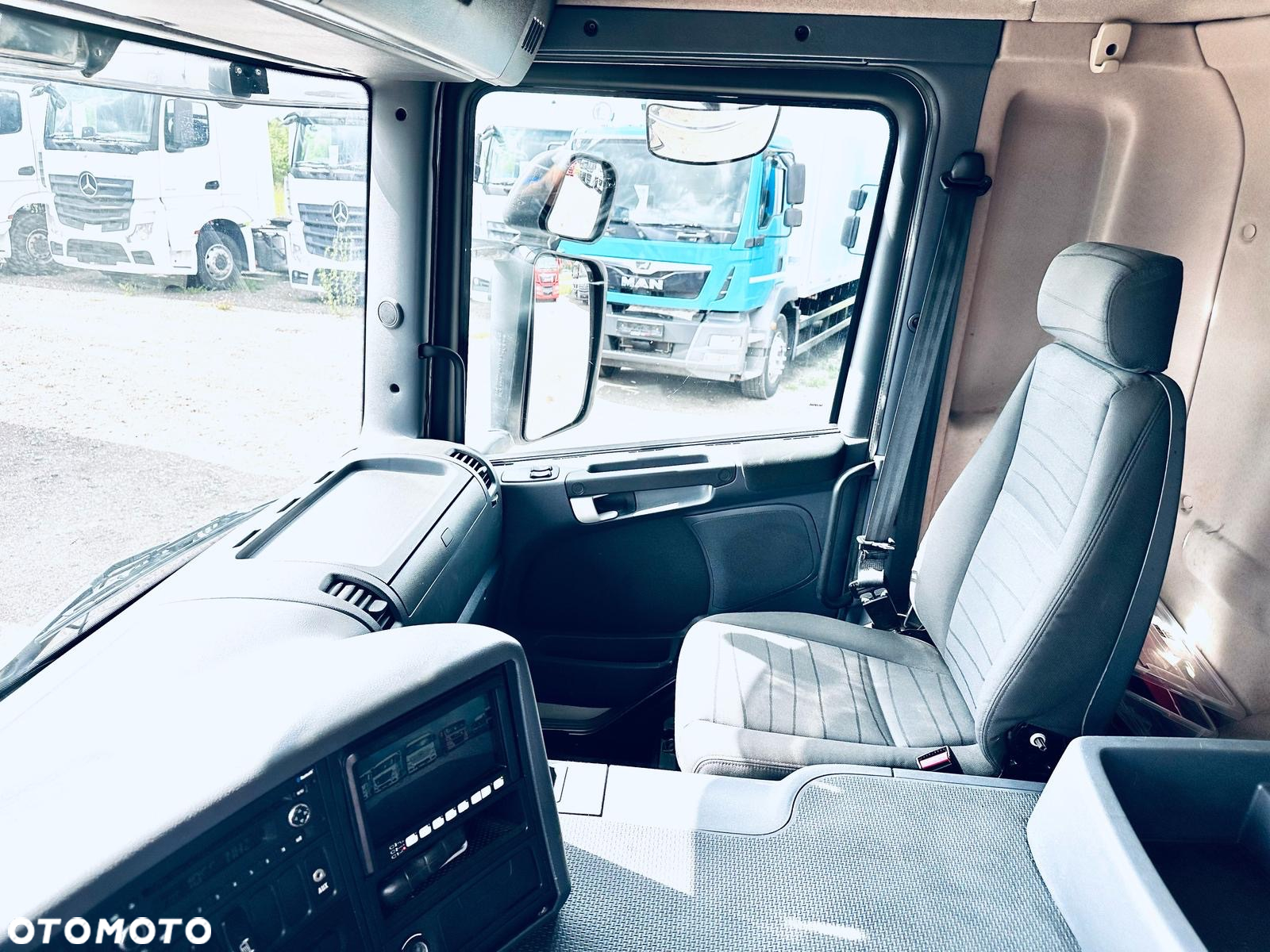 Scania P280 / CHŁODNIA / WINDA ZEPRO - 23