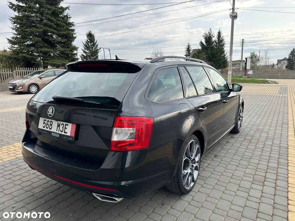 Skoda Octavia 2.0 TDI DSG RS - 25