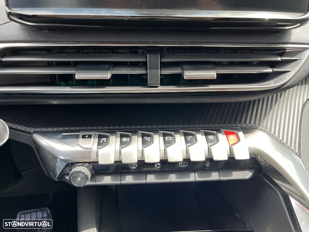 Peugeot 3008 225 e-EAT8 Allure - 28