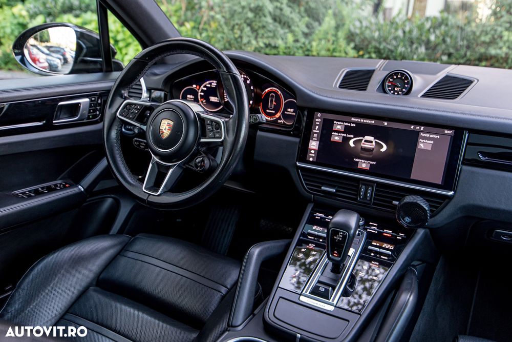Porsche Cayenne - 35